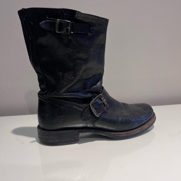 Good condition black leather boots. - Picture 4 of 8